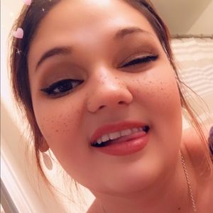 Meet your Posher, Phoebe